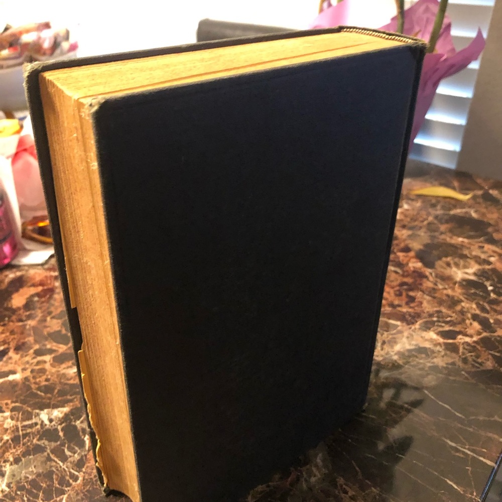 Holy Bible - Picture 3 of 16